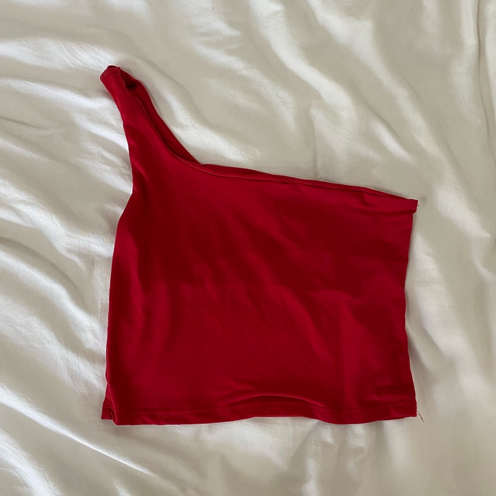 One shoulder crop top